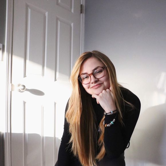 Meet your Posher, Amanda - Picture 1 of 1